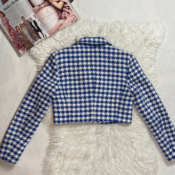 Zara Women's Blue and Cream Patterned Blazer - Picture 5 of 9